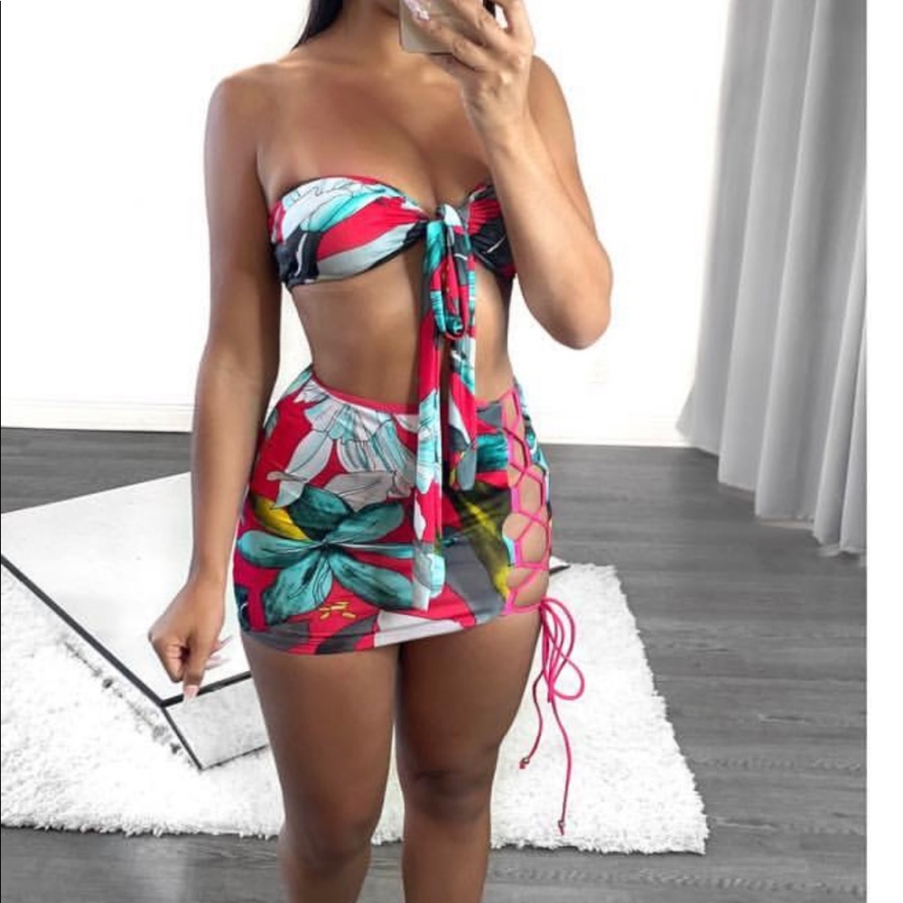Two piece set. BRAND NEW. Never worn